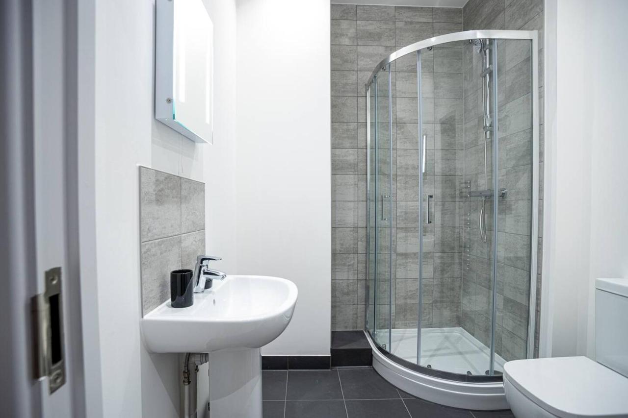 Two Bedroom - Central Peterborough Apartment - Bayard Apartments Extérieur photo