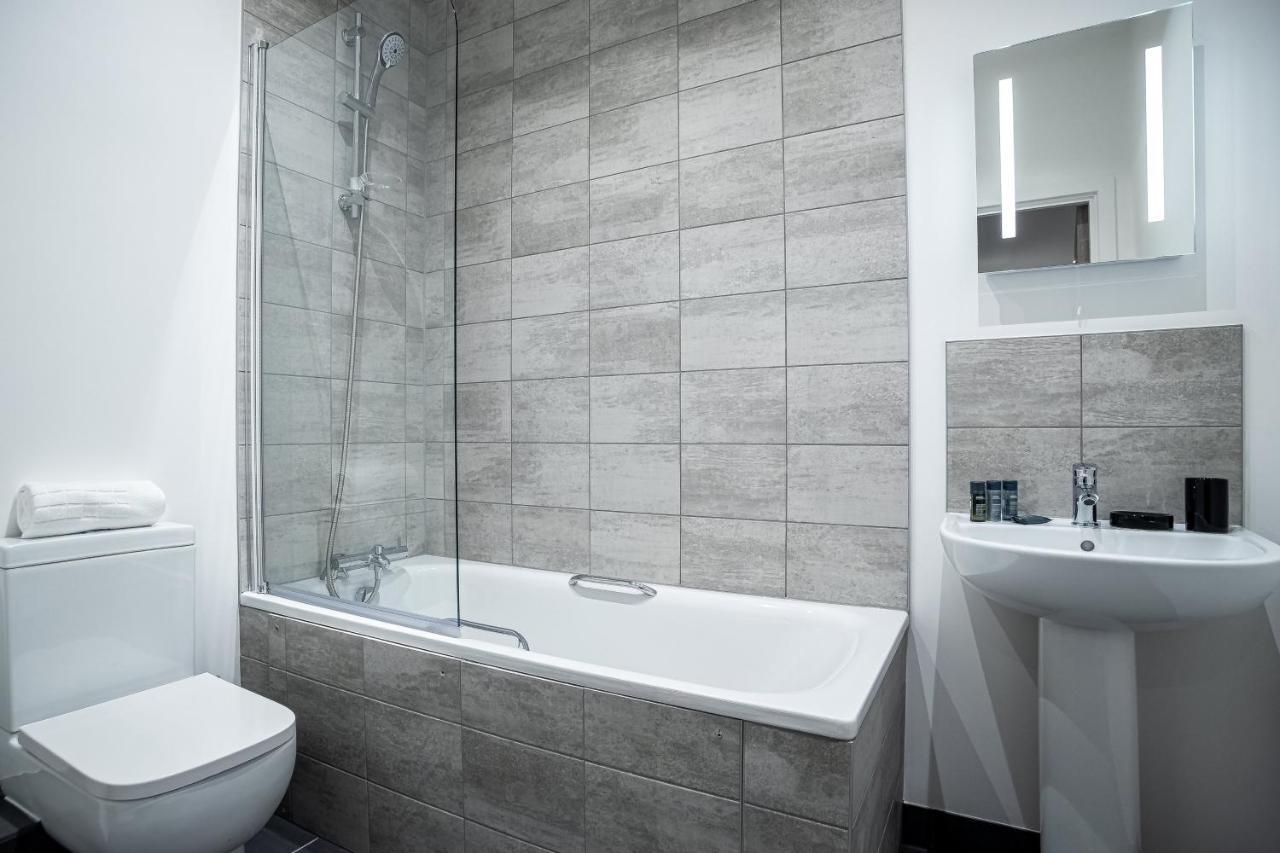 Two Bedroom - Central Peterborough Apartment - Bayard Apartments Extérieur photo